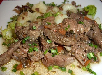 Мясо в пряном соусе из красного вина, Рецепт приготовления