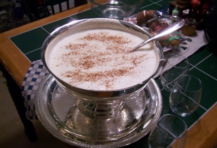 Яичный коктейль с бренди, виски и ромом, Рецепт приготовления